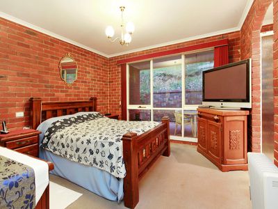 276 Dickie Rd, Officer