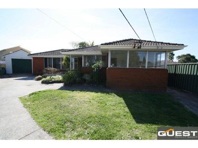 7 Merrett Crescent, Greenacre