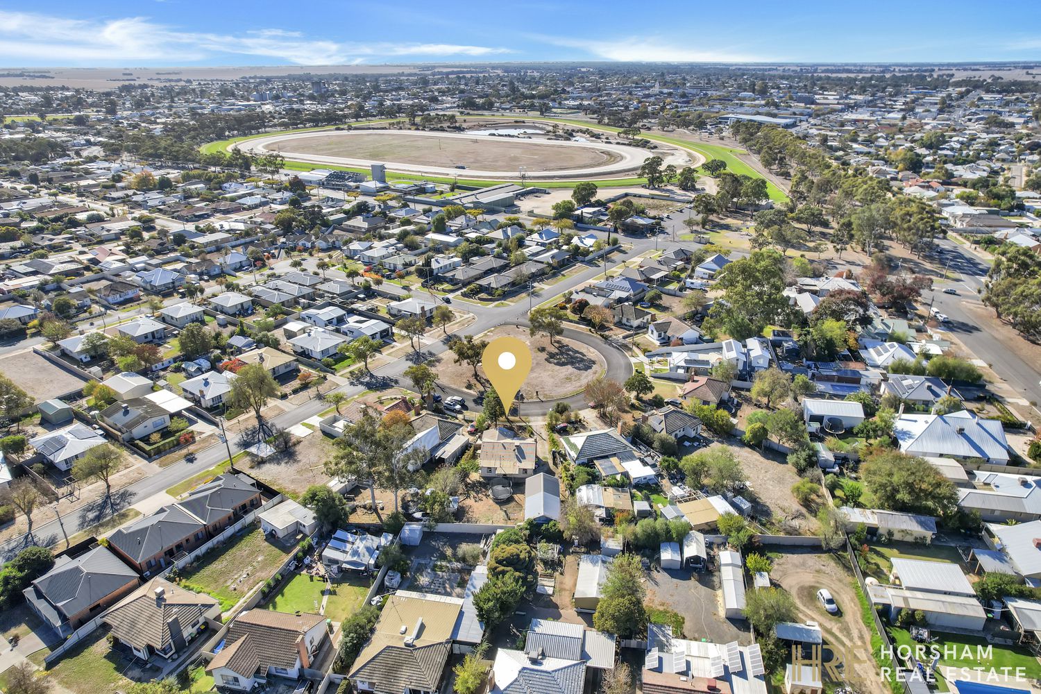 8 Sinclair Place, Horsham