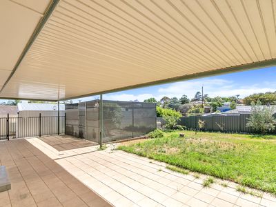 24 Woodstock Avenue, Christie Downs