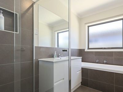 1 / 34 Roma Street, Bell Park