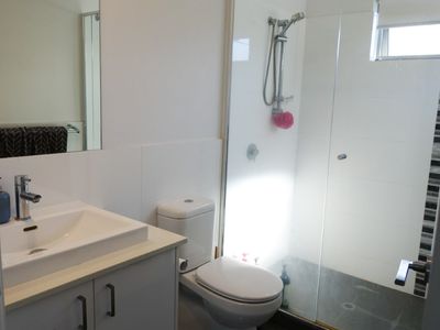 8/3 Leeder Street, Glendalough