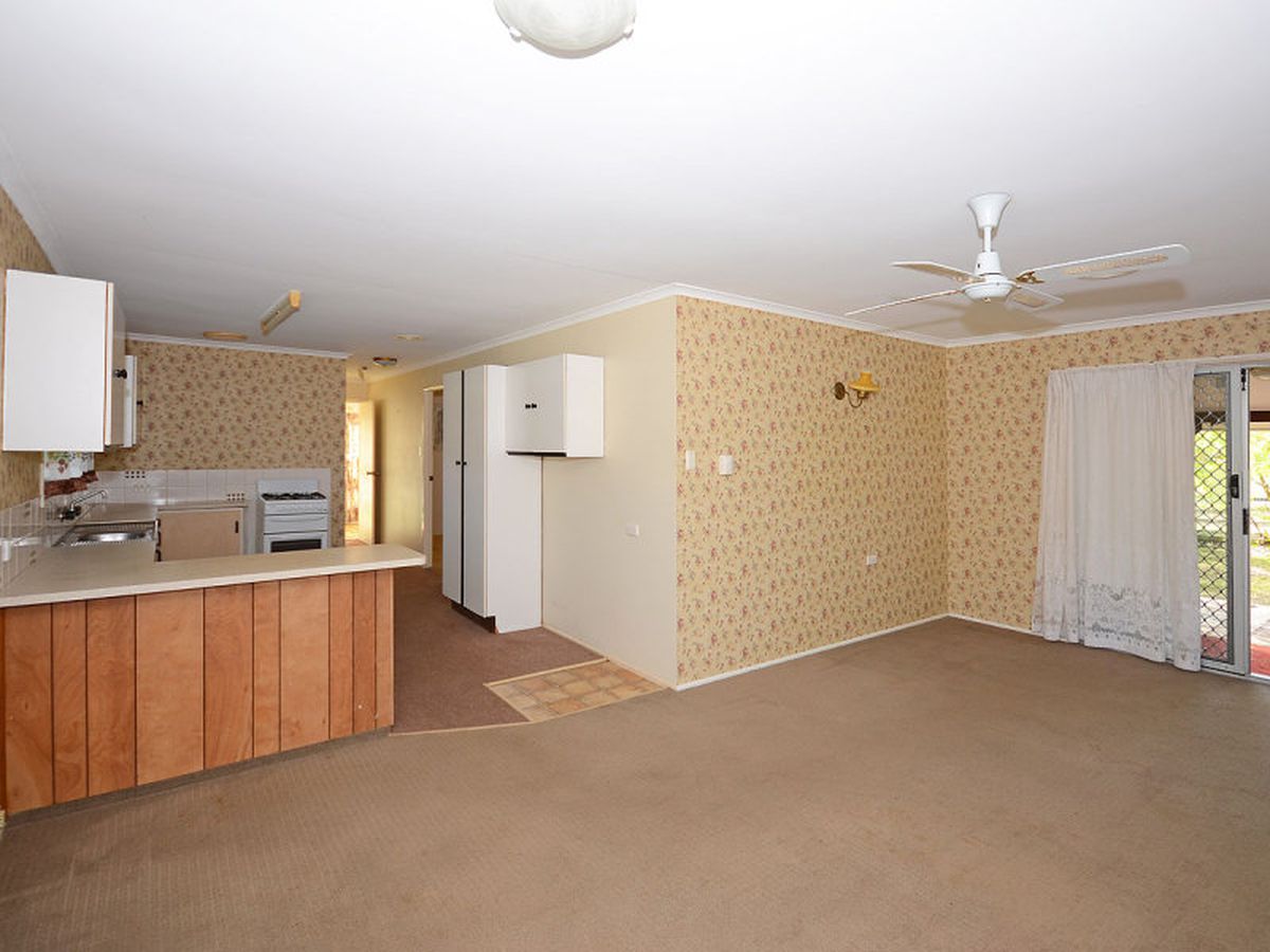 2 CHARLEVILLE STREET, Point Vernon