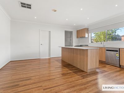 10 Minnehaha Way, Point Cook