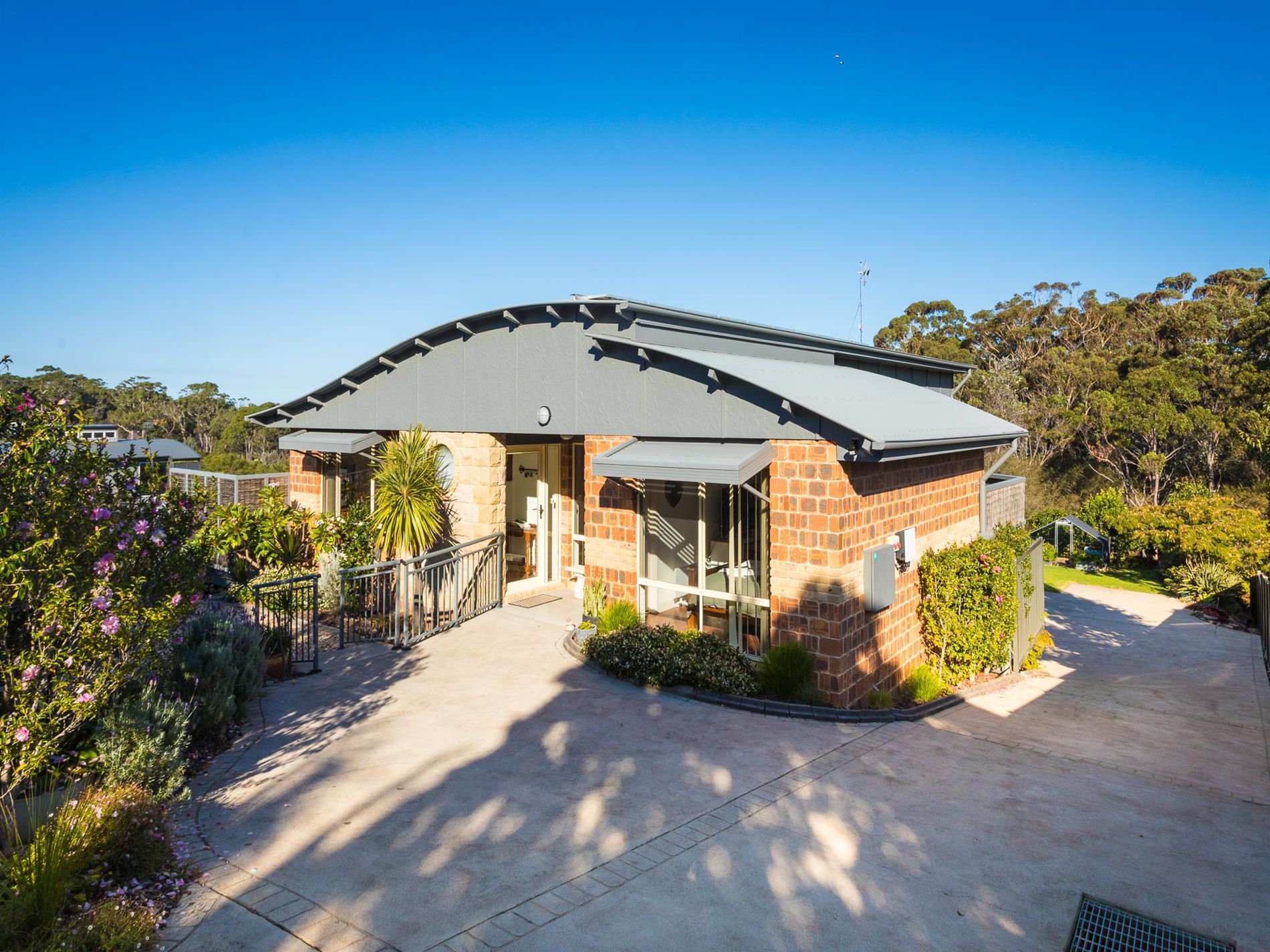 10B Elizabeth Parade, Tura Beach - Thumbnail 2