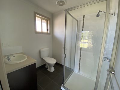 32 Kerford Crescent, Point Cook
