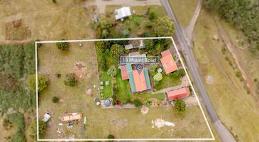 18 Mount Road, Waratah