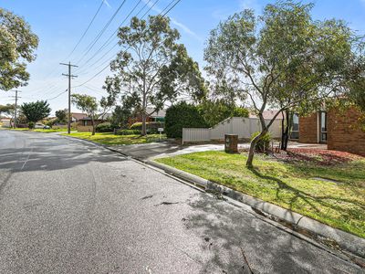 15 Silvereye Crescent, Werribee