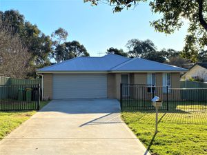 891 Bateman Place, North Albury