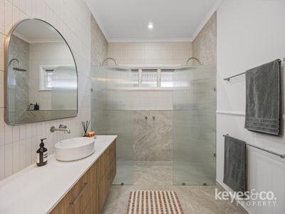 108 Tenth Avenue, Railway Estate