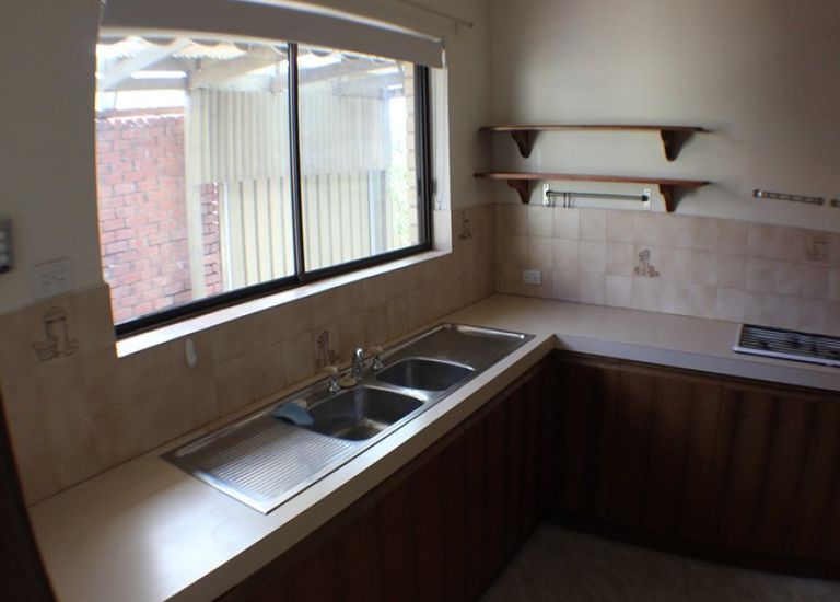 2 / 14 Strathmore Terrace, Brighton