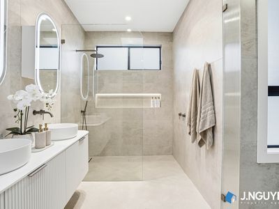 8 Lister Avenue, Cabramatta West