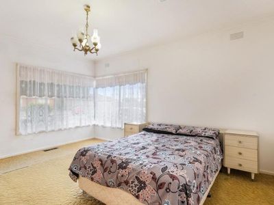 2 Burgundy Crescent, St Albans