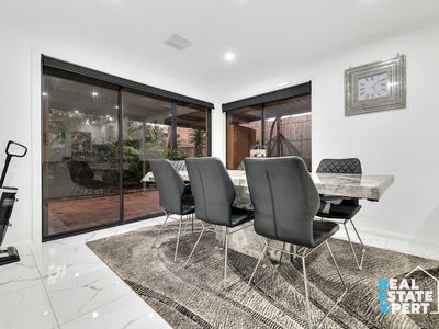 106 Robinswood Parade, Narre Warren South