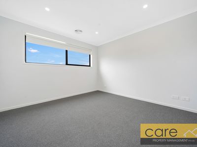 5 Vendeen Walk, Clyde North