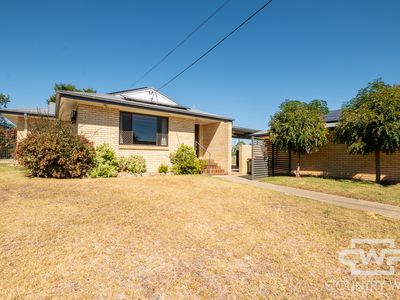 121-123 Oliver Street, Glen Innes