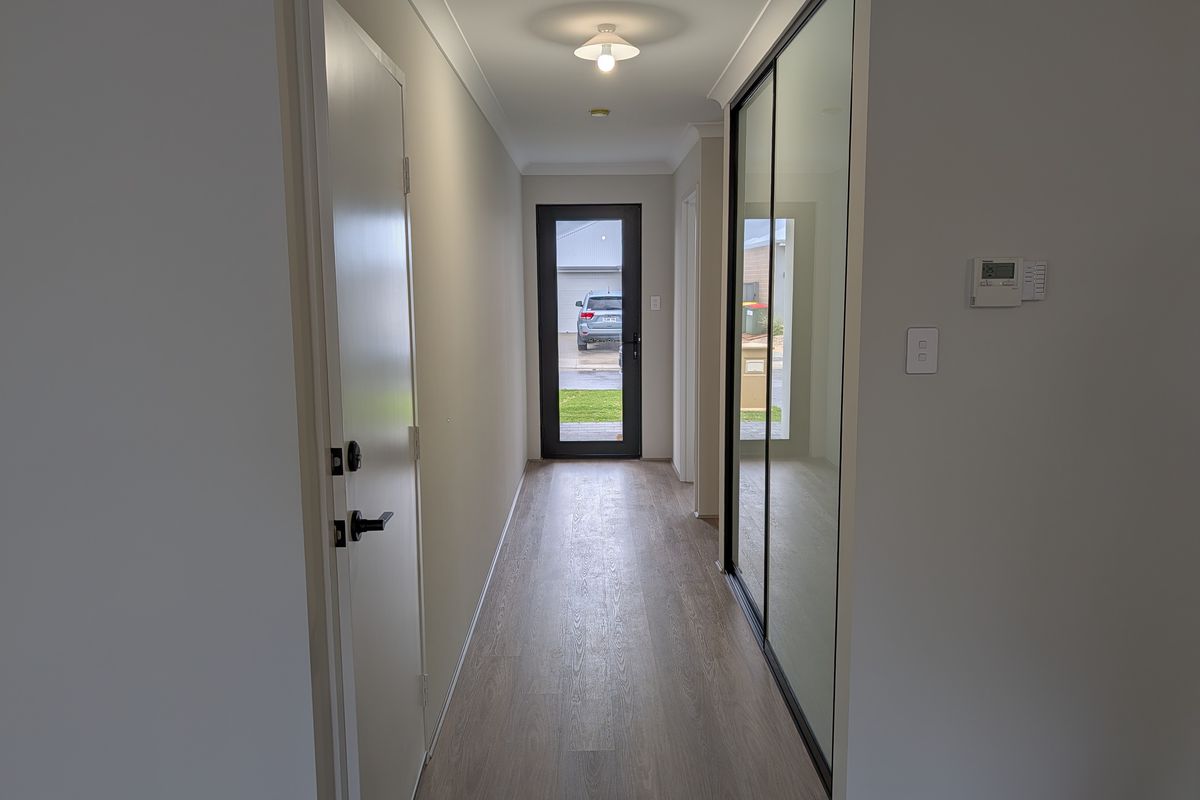17 Stinear Street, Champion Lakes
