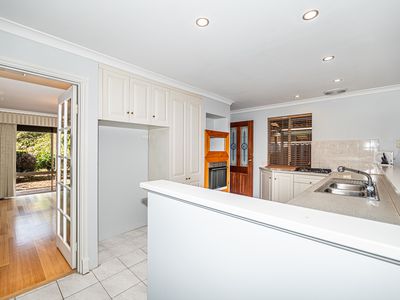 6 Jenniphur Court, Atwell