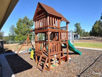 8L Pine Hill Drive, Dubbo