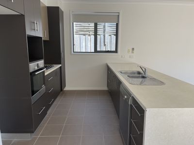 2 / 3 McNabb Avenue, Geelong West