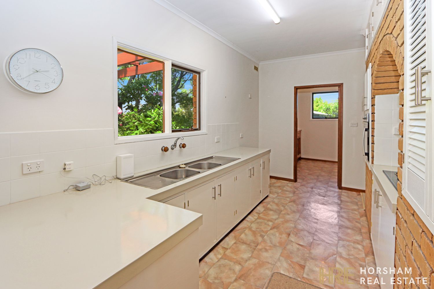 1 Hoskin Court, Horsham
