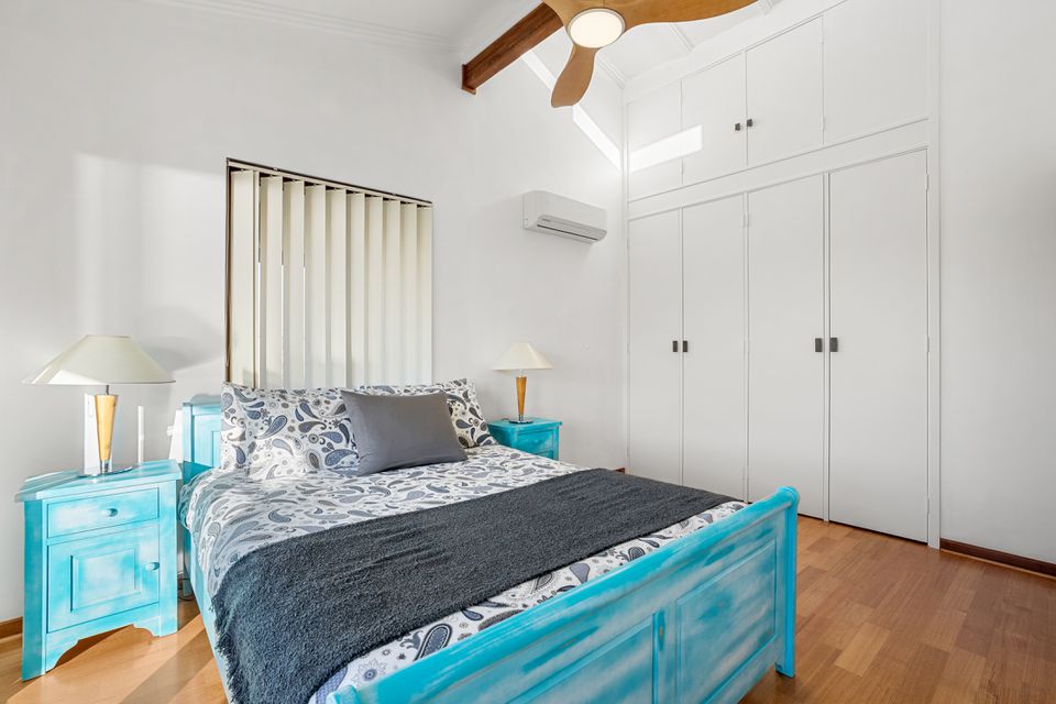 9 / 16 ARCADIA DRIVE, Shoalwater