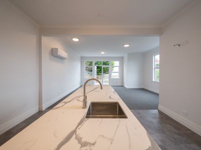 1 / 209 Cargill Street, City Centre