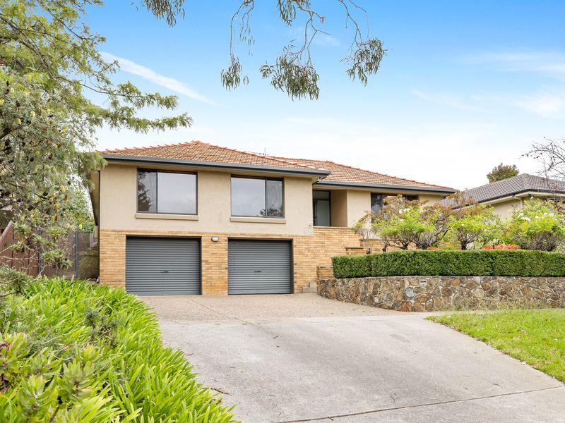 98 Hopetoun Circuit, Yarralumla