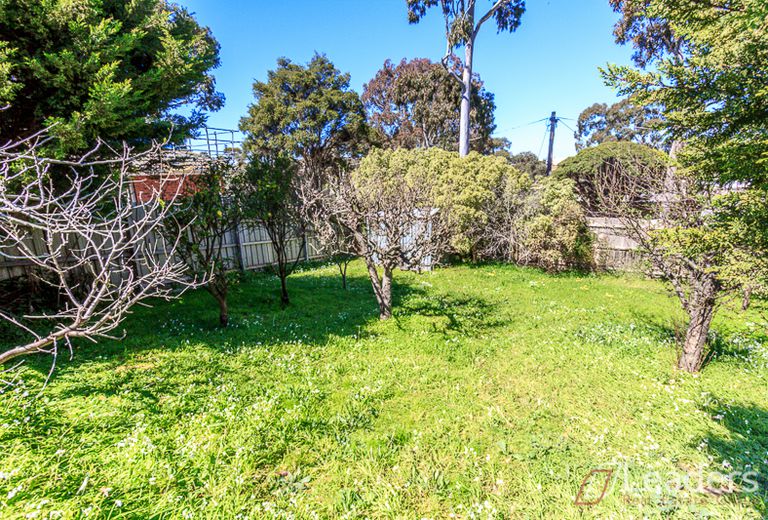 8 Griffiths Court, Mount Waverley