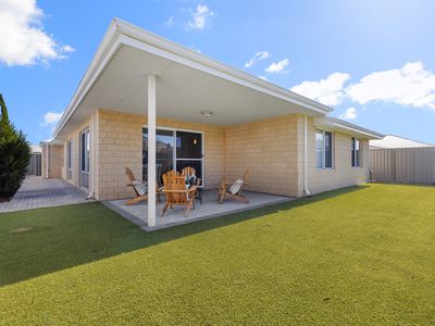 11 Barnard Grove, Byford