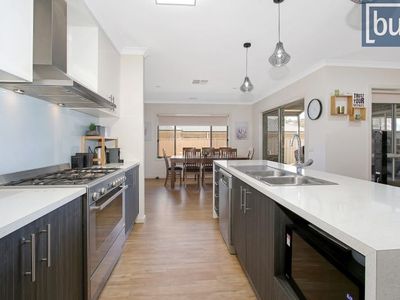 12 Mcdougall Gr, Wodonga