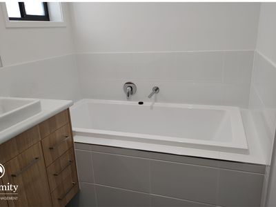 87 Johnson Circuit, Ripley