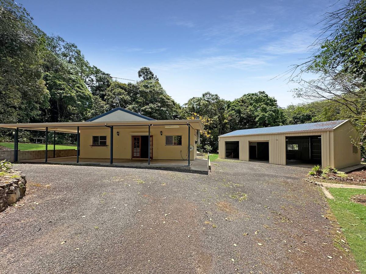 164 Carrington Road, Atherton