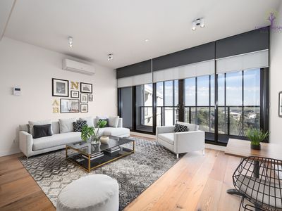 412 / 33 Quay Boulevard, Werribee South