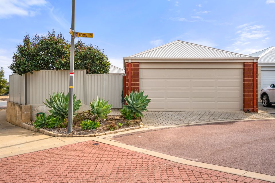 2 PENDRAGON LANE, Baldivis