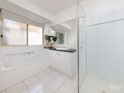 49 KINGFISHER DRIVE, West Wodonga