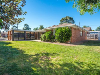 15 Stuart Drive, Woodend