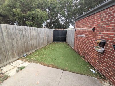 2 / 12 Castle Court, Bell Park