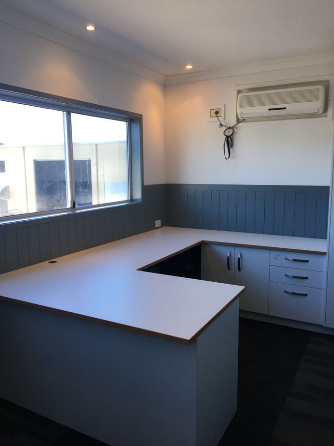 Unit 2, 3 and 4  / 18  Tectonic Crescent , Kunda Park