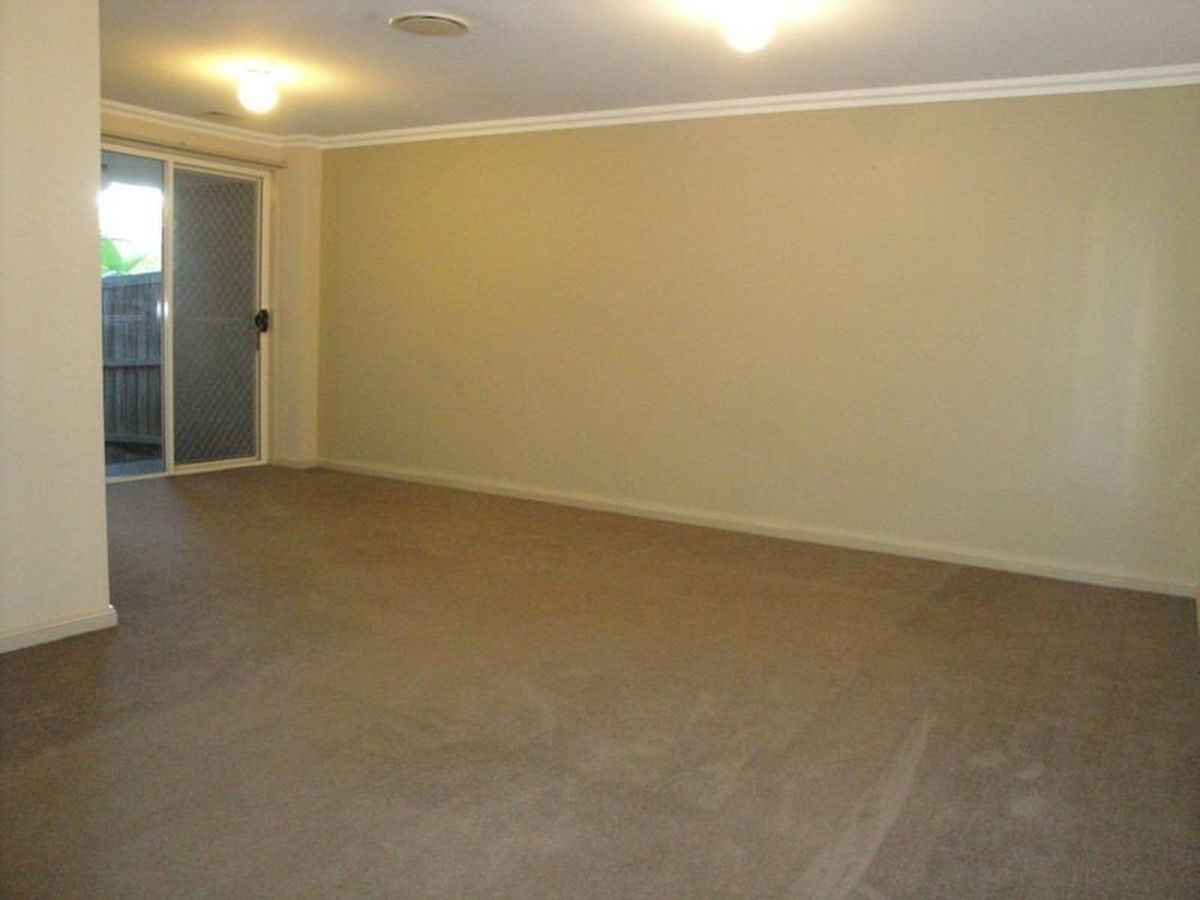 1 / 11 Harrington Ave, Castle Hill