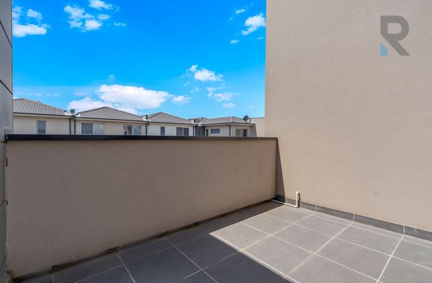 23 / 64 Escapade Boulevard, Craigieburn