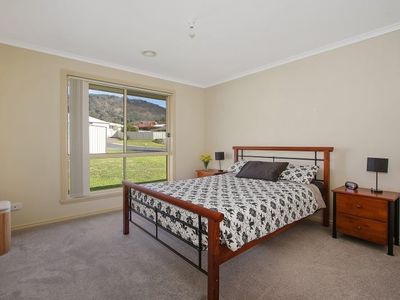 2 Medinah Ct, West Wodonga