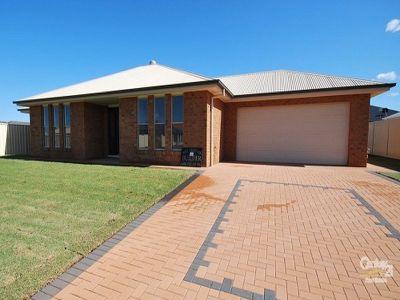 11 Cobbity Avenue, Dubbo