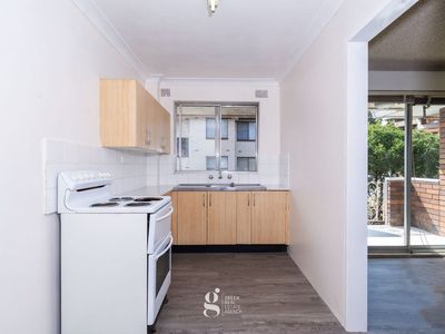 9 / 16 Meadow Crescent, Meadowbank