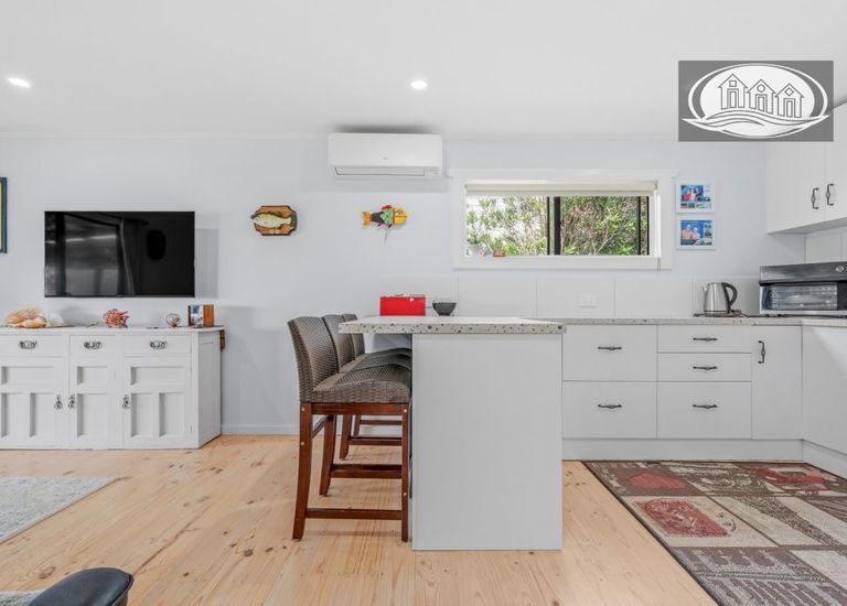 17 Beach Road, Portland