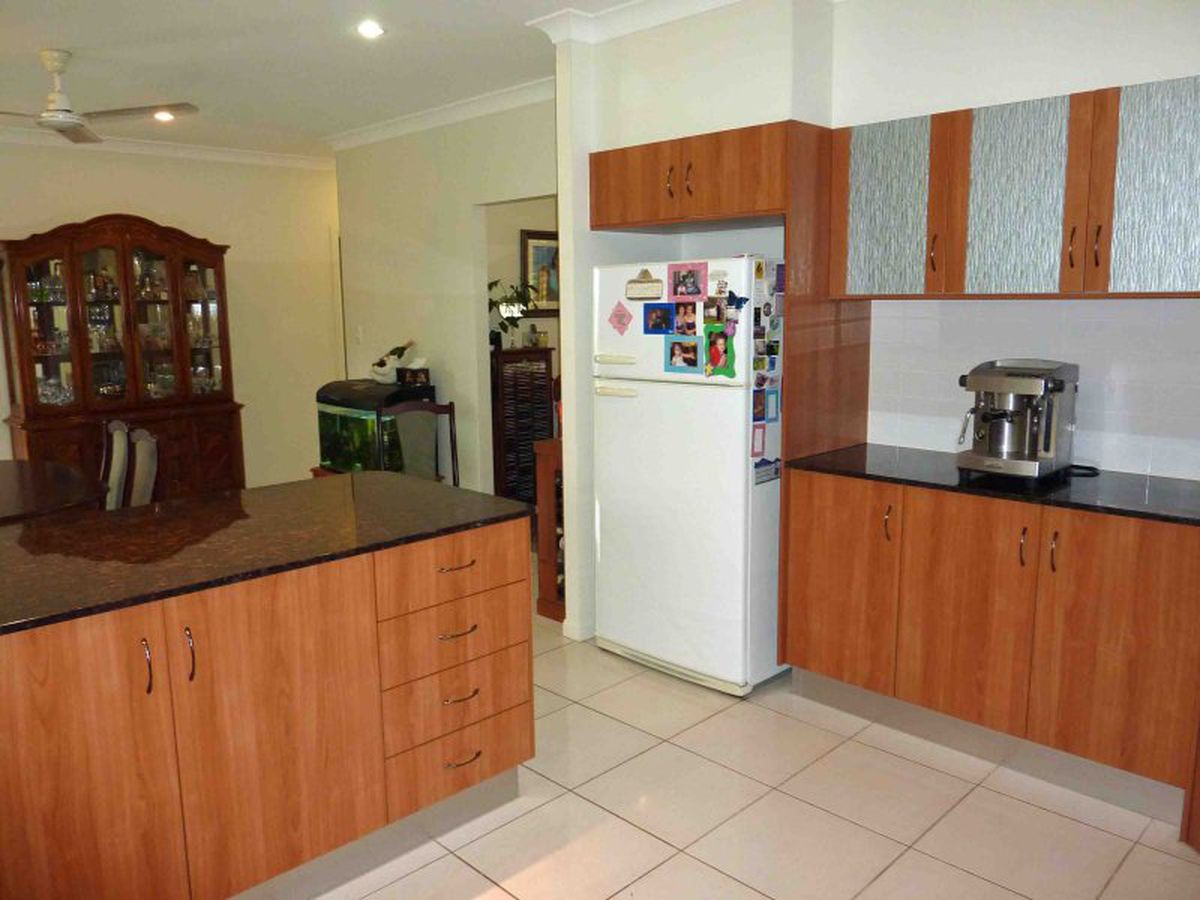 26 Montgomery Close, Atherton