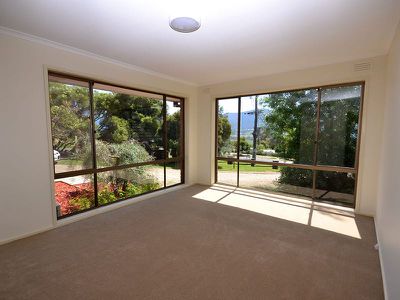 2 / 1 Allamar Court, Tawonga South