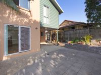 52 / 316  Long Street East, Graceville