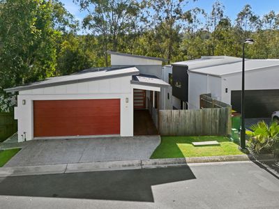 11 / 44 Scoparia Drive, Brookwater
