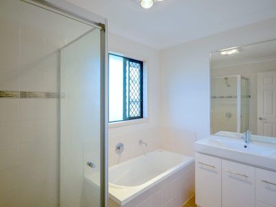 16 McKerrow Crescent, Goodna